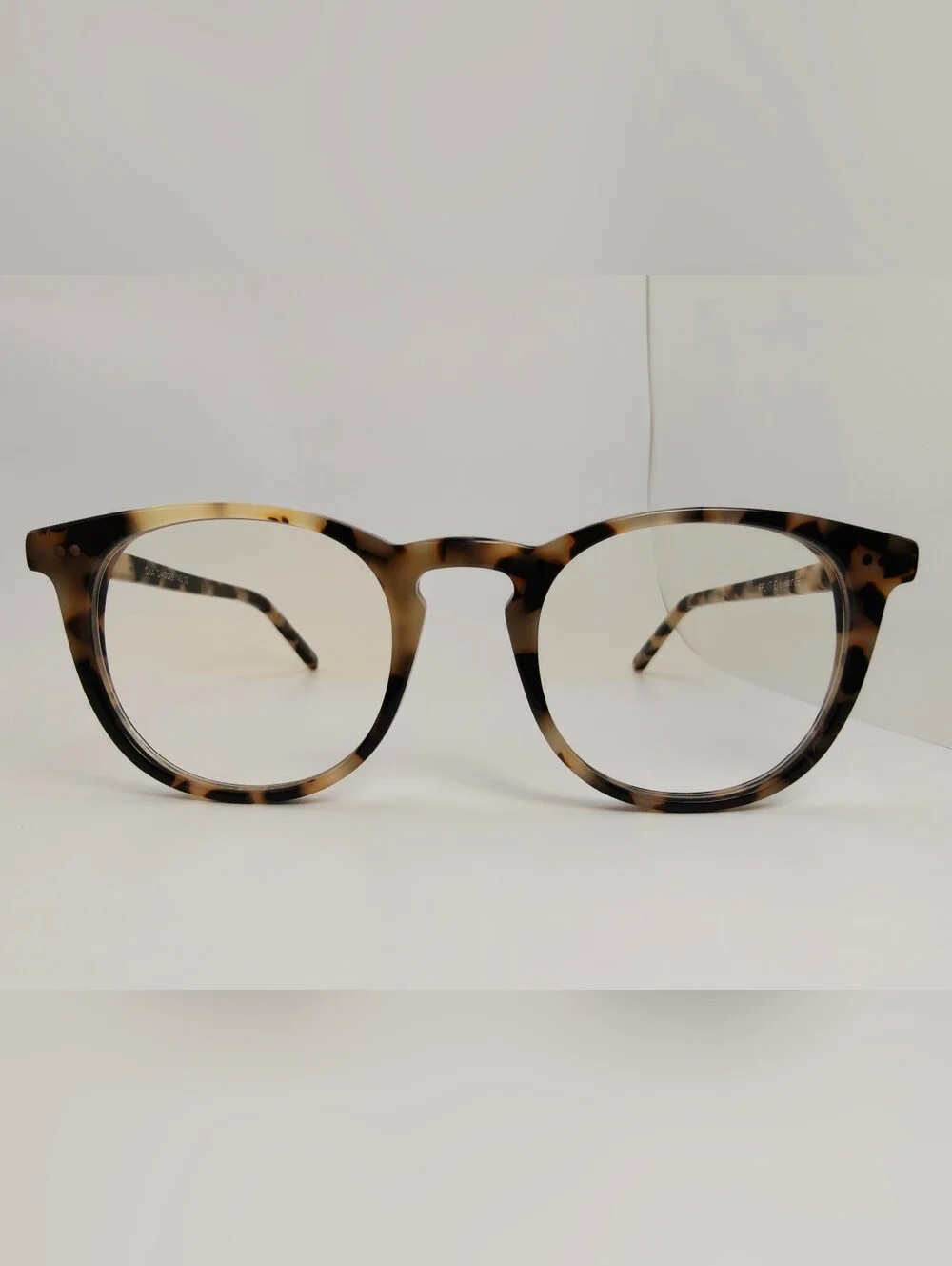 Ona. RFLKT. Tortoiseshell Round Eyeglass Frames. Beige/Brown/Maroon.
